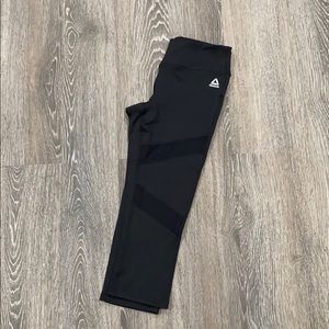 Reebok black cropped black leggings